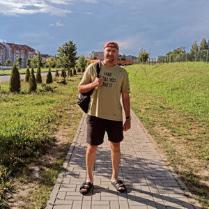 Художник Леонов Анатолий