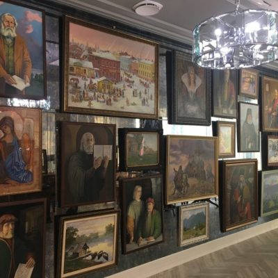 галерейная система подвешивания картин